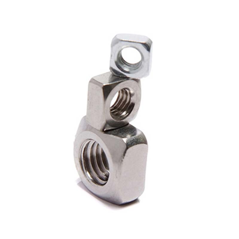 Квадратни гайки на ръба