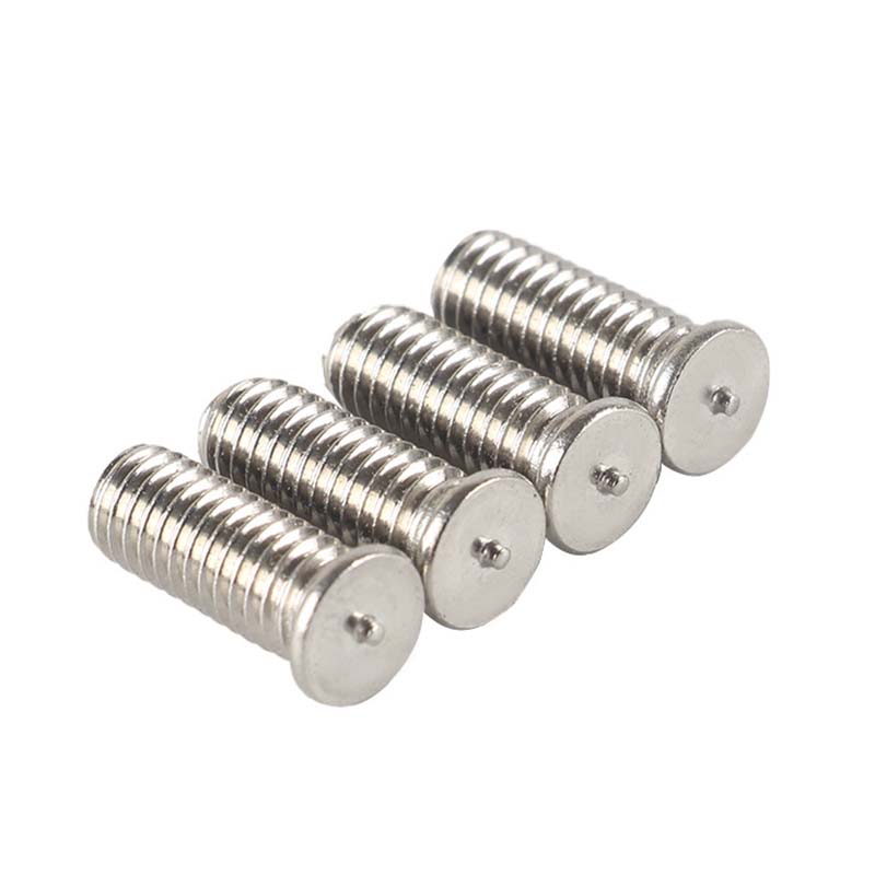 Заварени шпилки за заваряване с разряд на кондензатор